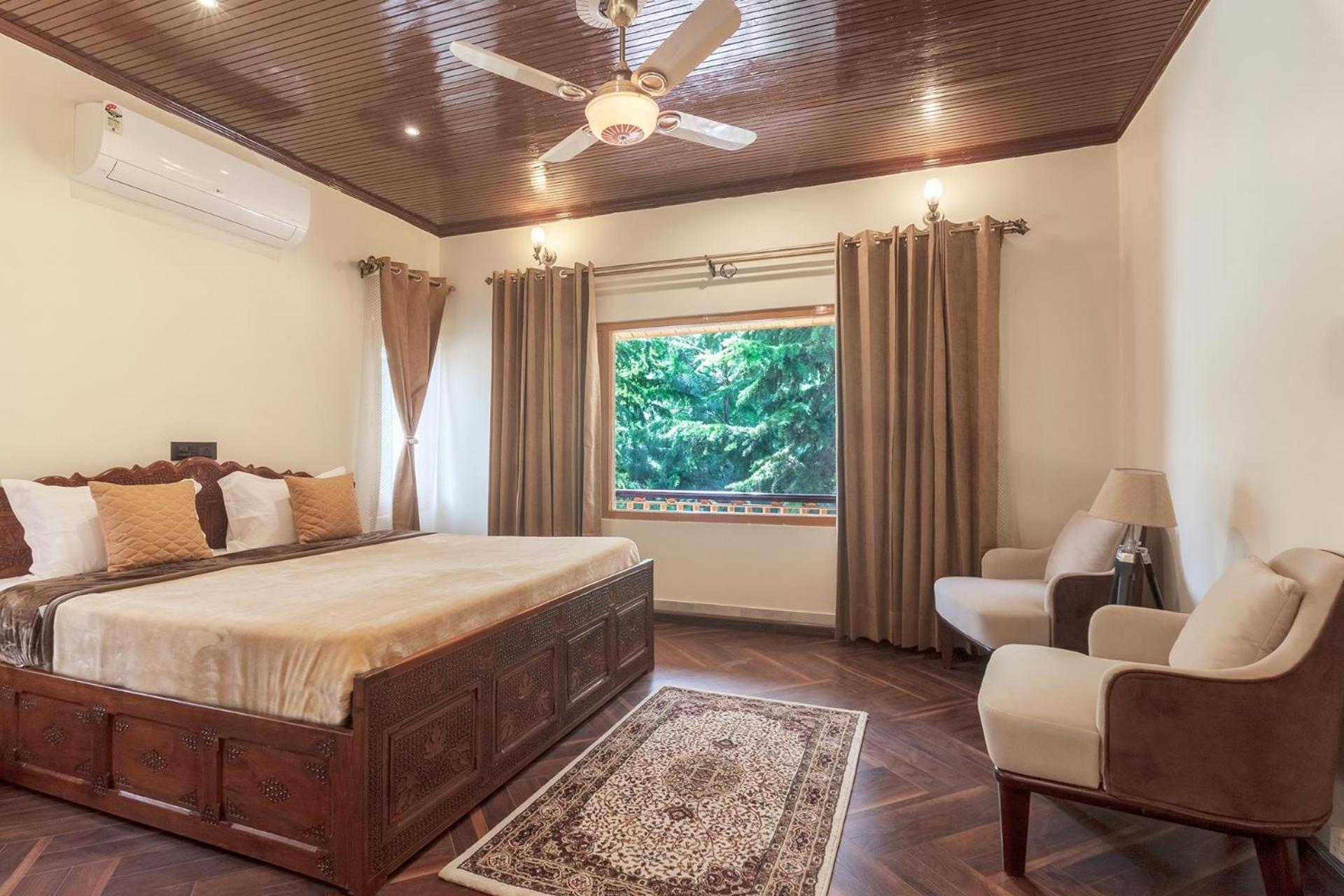 Stayvista At Pinewood Villa - Pet Friendly Villa With Lawn & Pool Table Srīnagar Extérieur photo