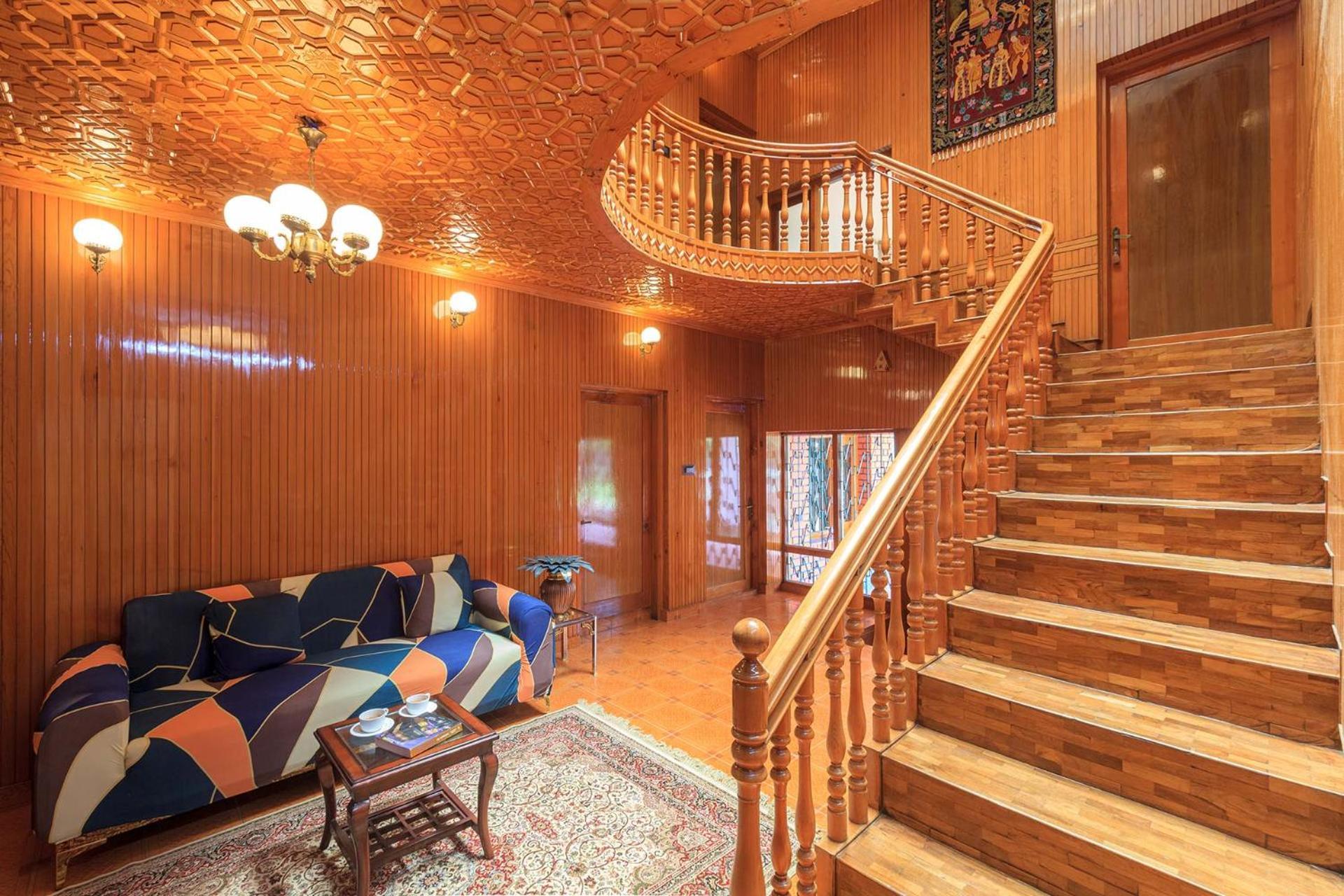 Stayvista At Pinewood Villa - Pet Friendly Villa With Lawn & Pool Table Srīnagar Extérieur photo